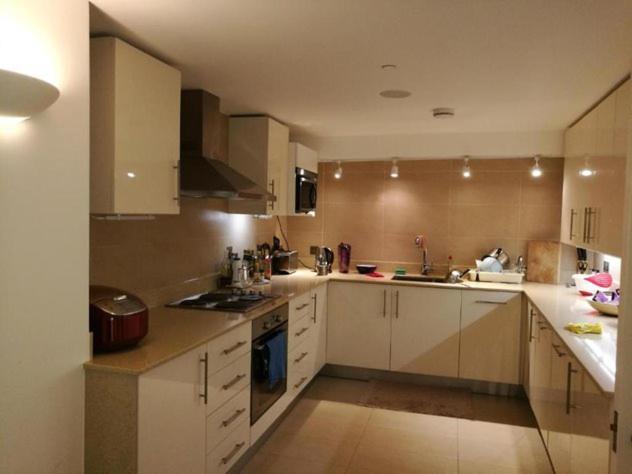 Lovet Homestay Лондон Екстериор снимка